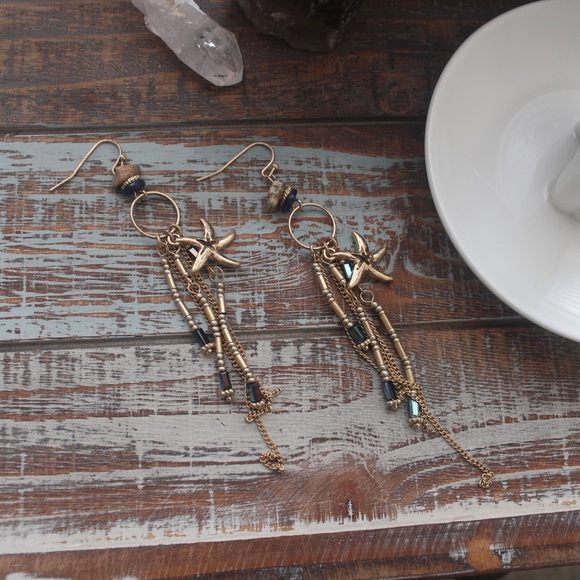 Gold Tone Starfish Earrings - Picture 4 of 9